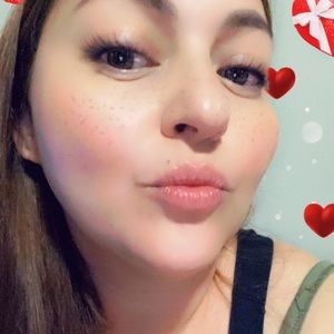 Meet your Posher, Lynette